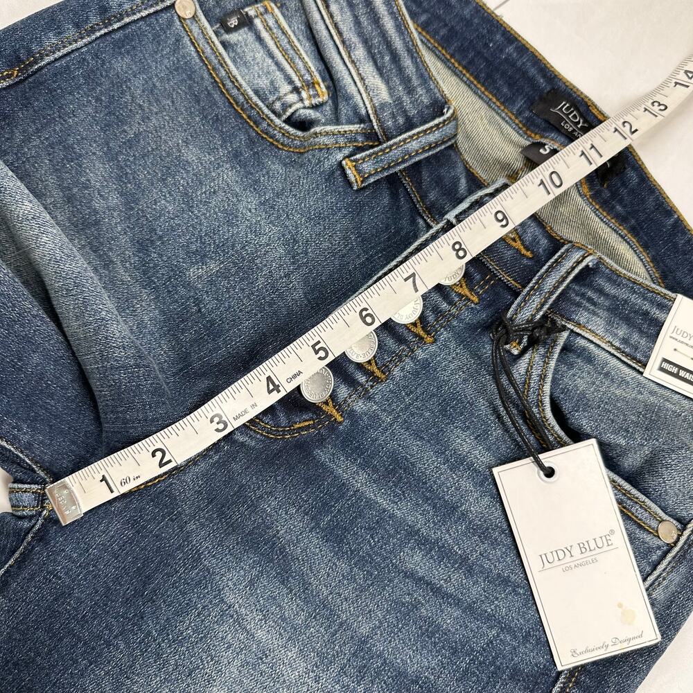 Judy Blue Shorts Womens Small Blue Denim Button Fly Bermuda Medium Wash Fade New - Picture 9 of 12